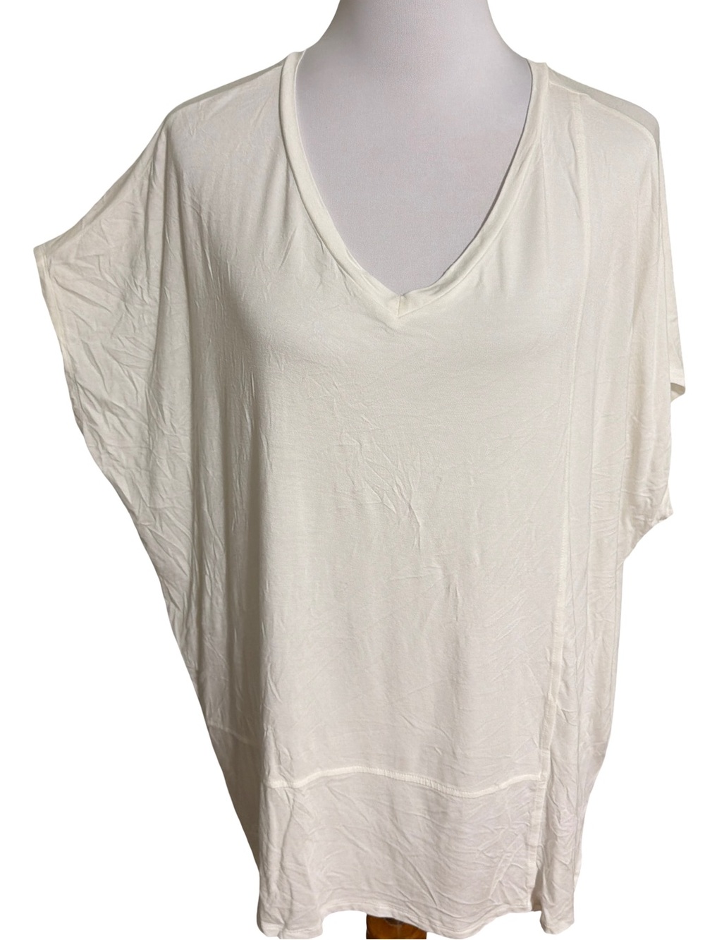 Wynne Layers White Relaxed V-Neck Tunic Top
